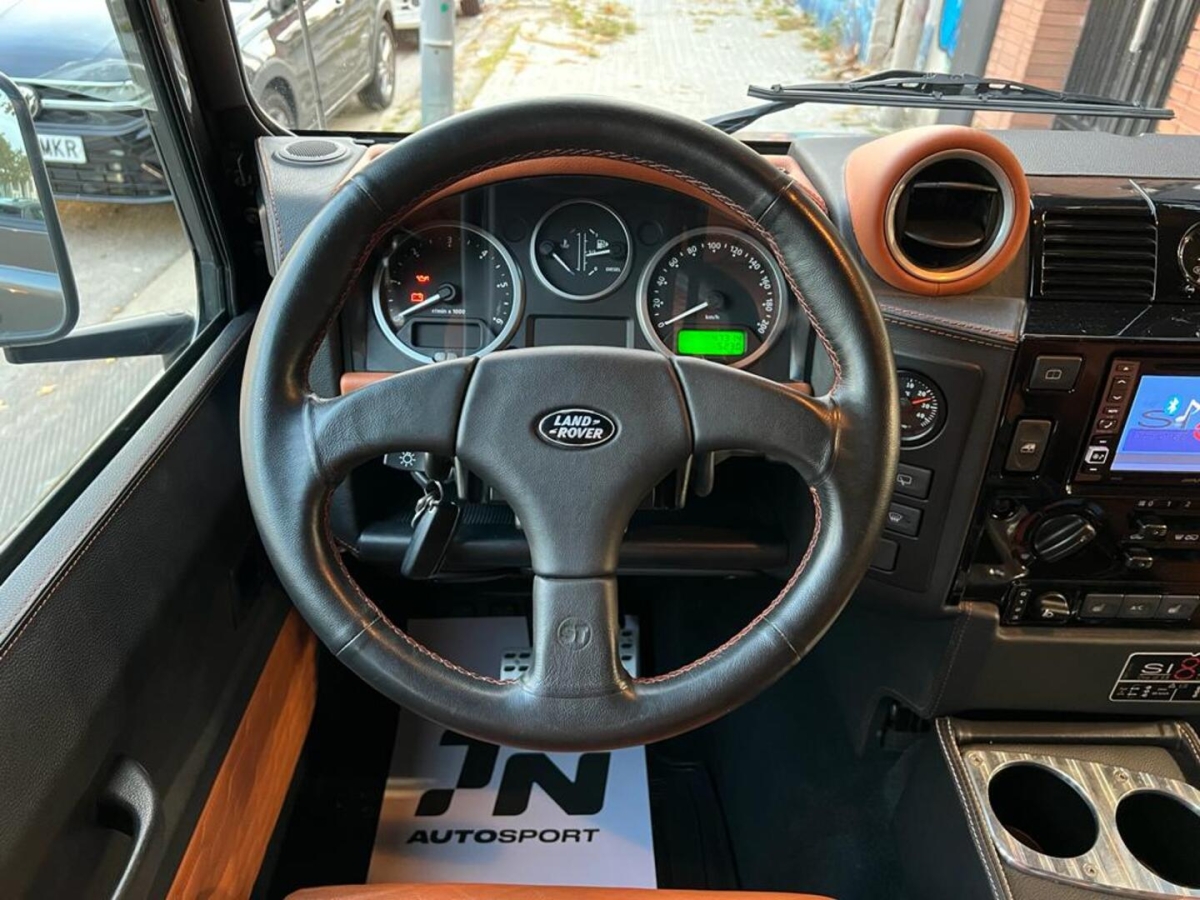 LAND-ROVER DEFENDER 110 LIMIT EDITION SI8TY