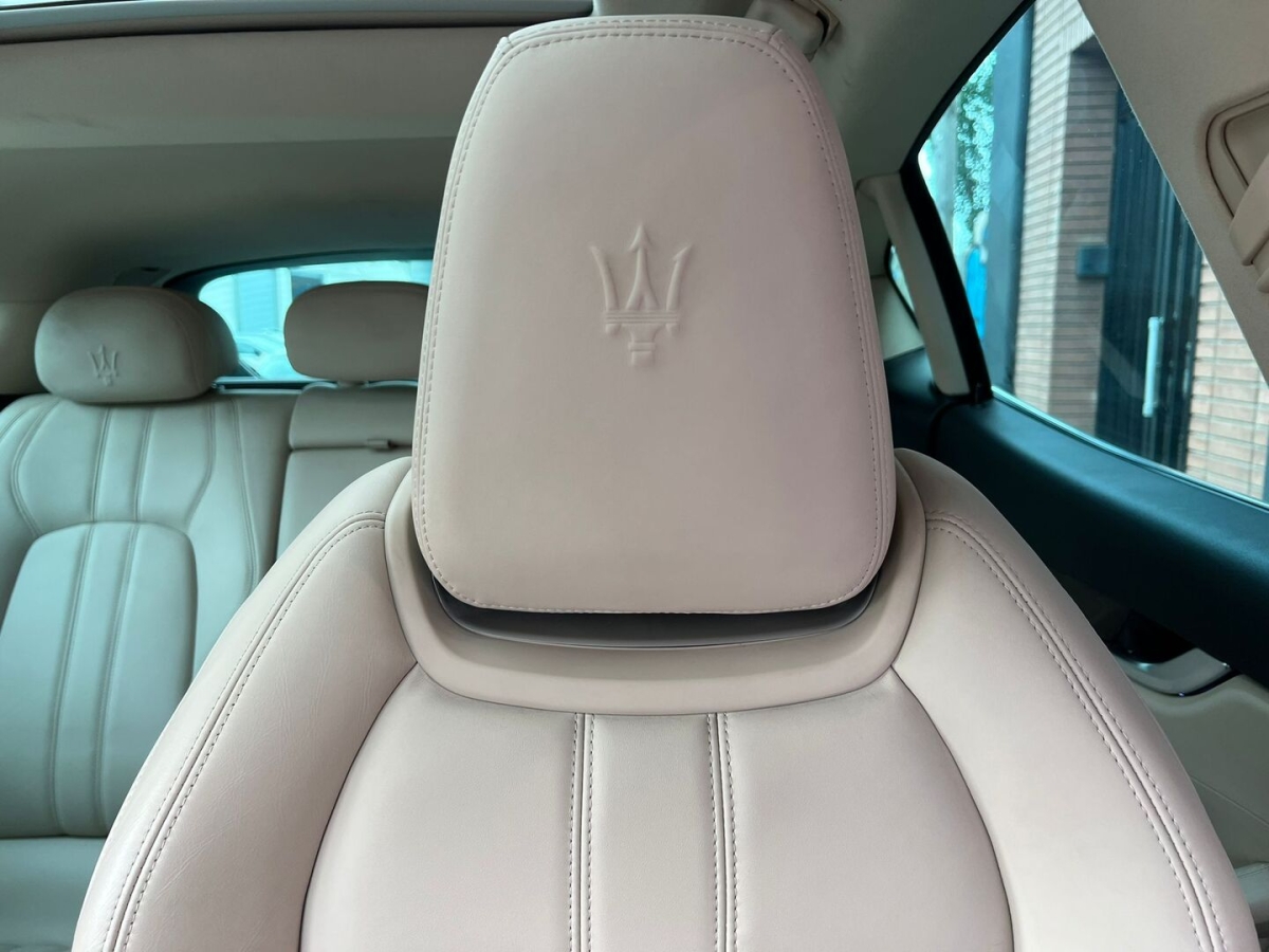 MASERATI LEVANTE S GRANSPORT