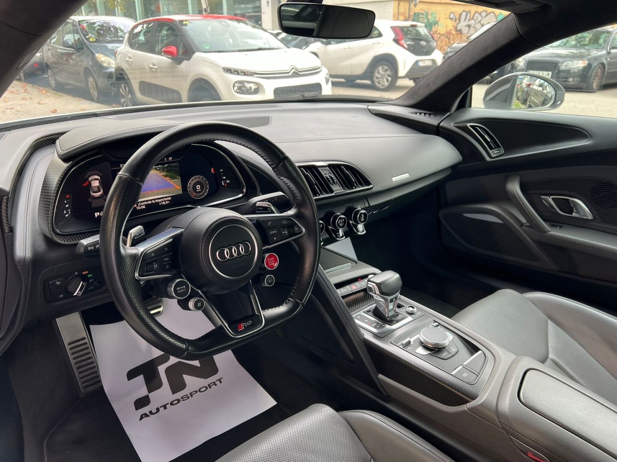 AUDI R8 5.2 FSI V10 plus quattro S Tronic