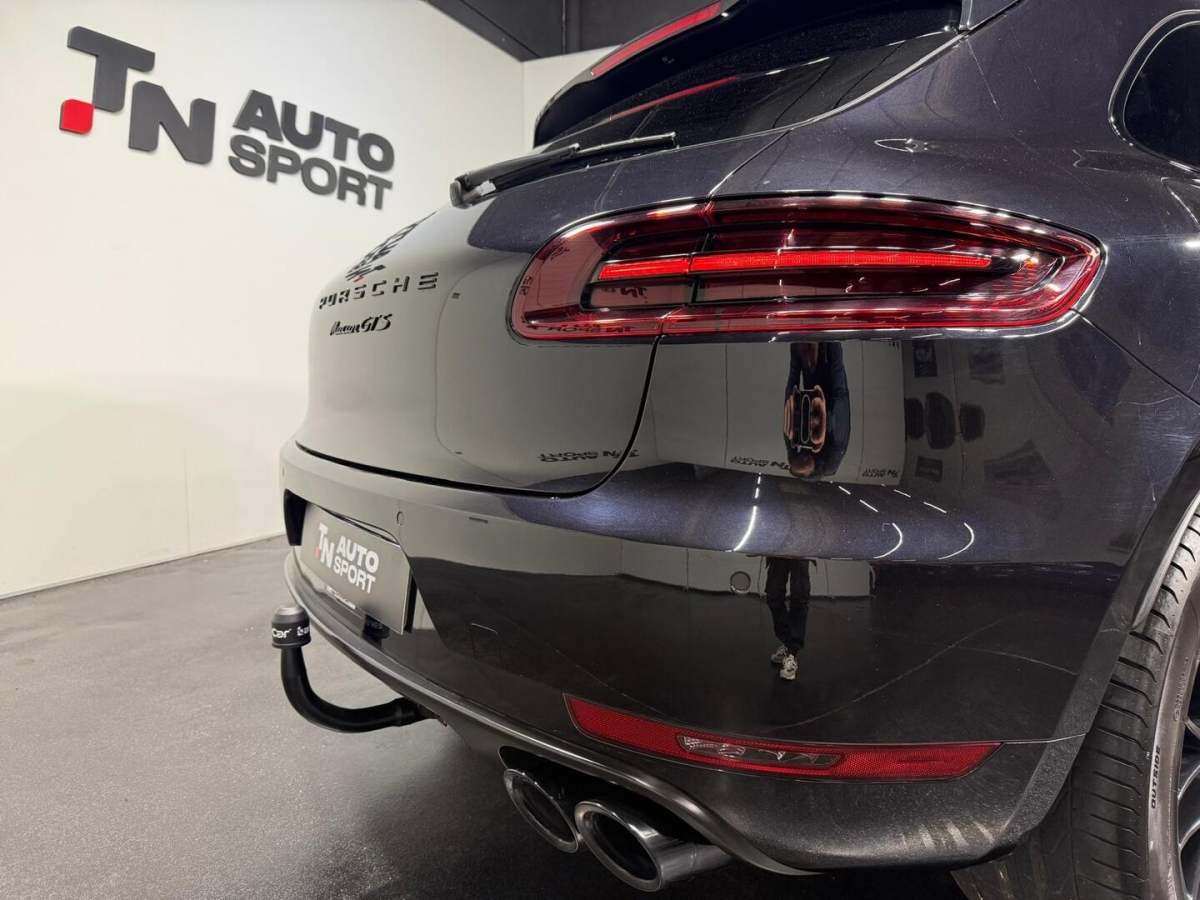 PORSCHE MACAN GTS