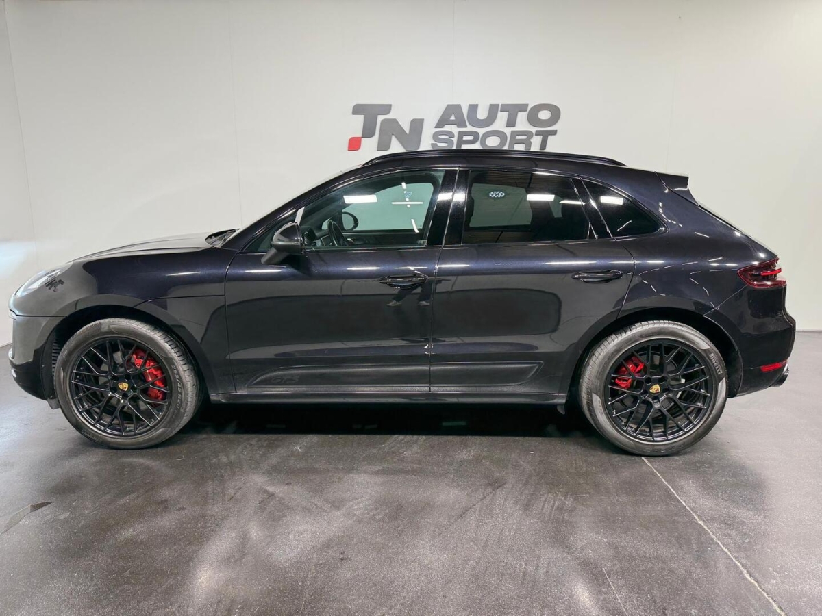 PORSCHE MACAN GTS